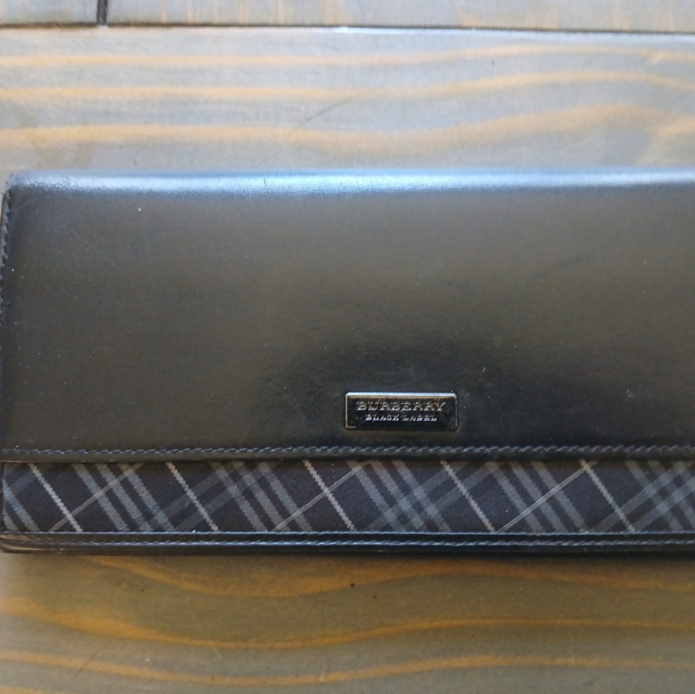 Burberry wallet